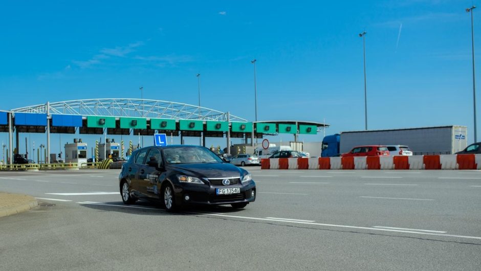 Autostrada Wielkopolska will continue to allow students to drive on the road for free.  “We are expanding the scope of the course”