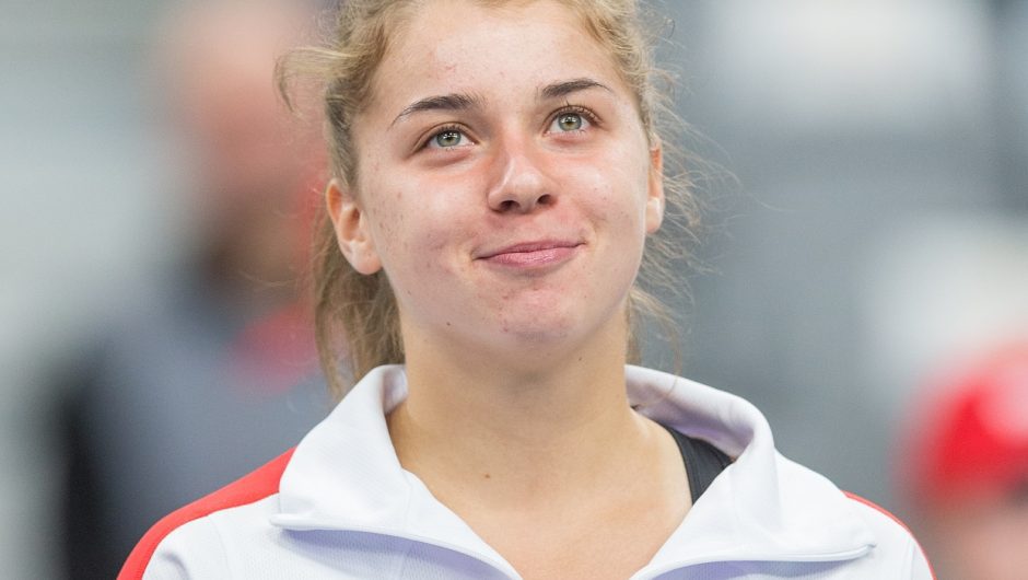 He defended the boycott and a second victory.  Maja Chwalińska more confident on the grass