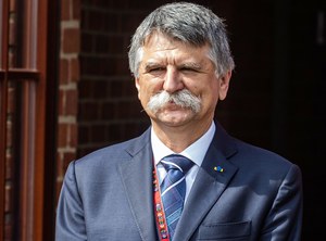 Hungarian Parliament Speaker: Zelensky has mental problems