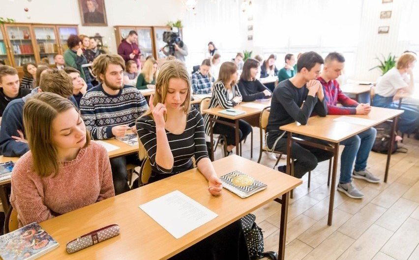 What is the next step for learning German in schools from September?  Will the municipalities pay extra costs for lessons?  This is something that the German minority encourages