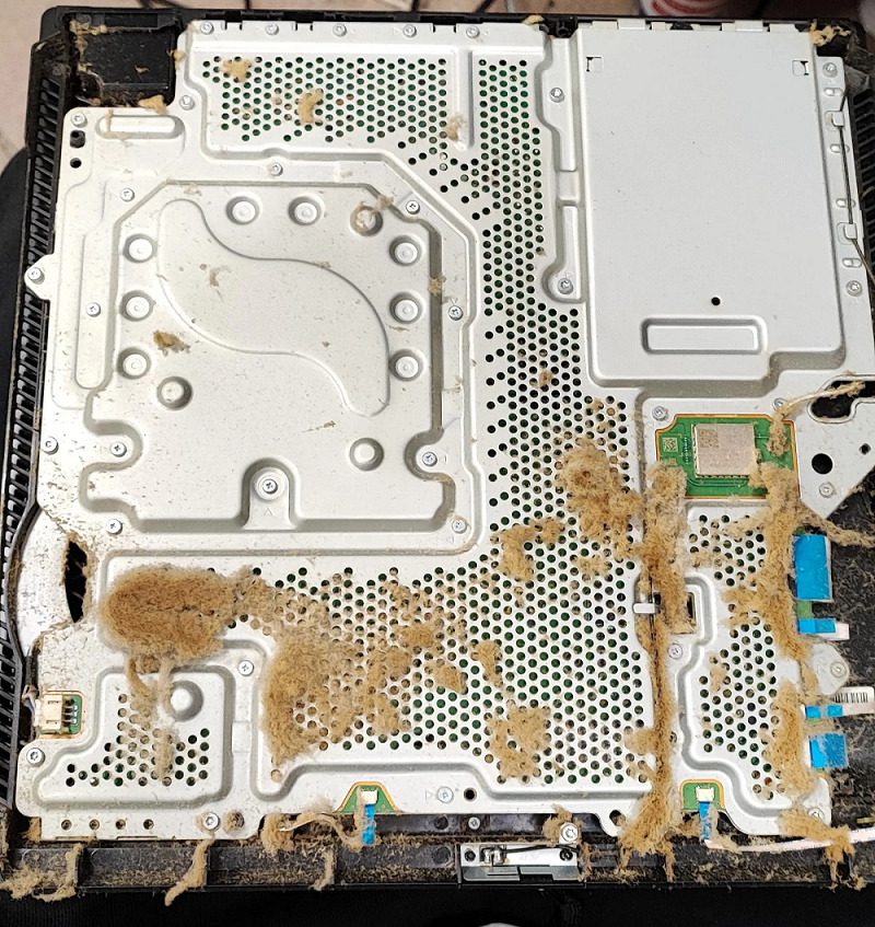 常 受 人 委託 清理 主機 的 網友 一位 一位 老菸槍 的 PS4 主機 內部 的 慘況 - 電腦 王 阿達