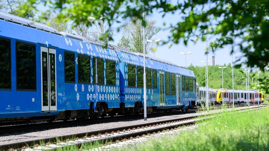 Hydrogen trains will soon run across the Rhein-Main: RMV converts four regional train lines |  hessenschau.de