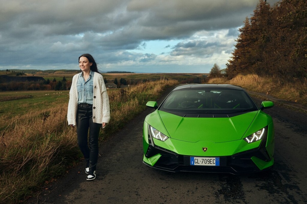 Lamborghini V10 類似於 女聲 的 高昂 音域 感受！ 創作 歌手 Amy McDonald 深受 感動 - CarStuff 人 車 事