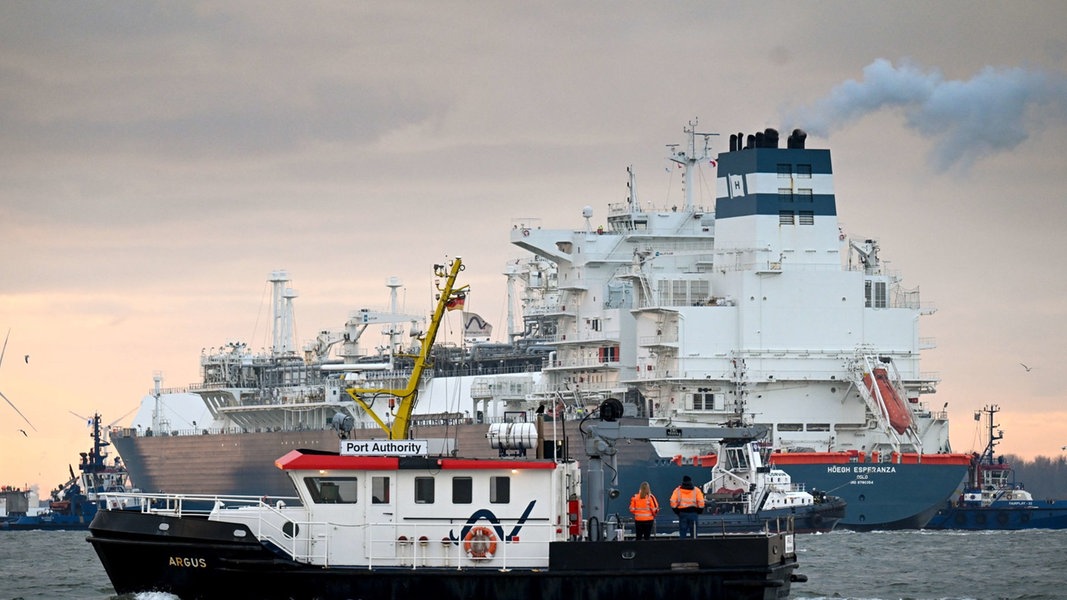 The terminal LNG vessel has arrived in Wilhelmshaven |  NDR.de - News - Lower Saxony